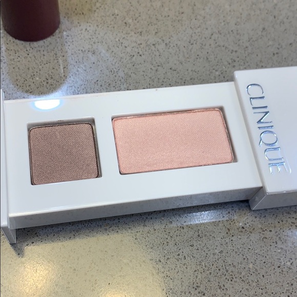 Clinique eyeshadow duo and Lipstick - Picture 3 of 5